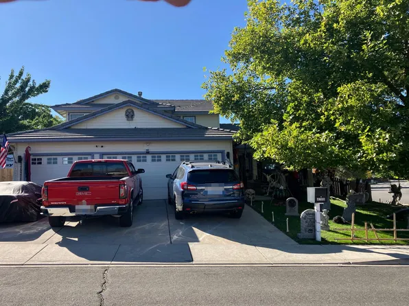 4700 Vista Mountain Ct, Sparks, NV 89436