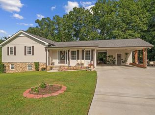 3016 E Brookhaven Cir, Dalton, GA 30720