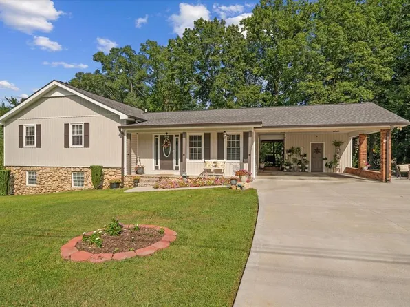 3016 E Brookhaven Cir, Dalton, GA 30720