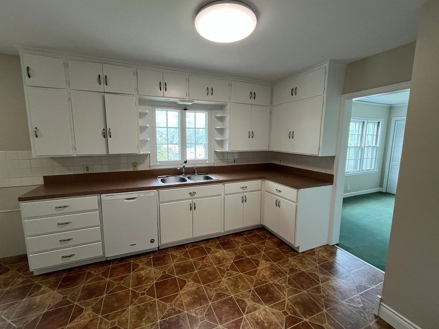 2 bed, 1828 sqft, $1,275 — Photo 4