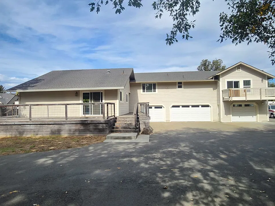 780 W Cotati Ave