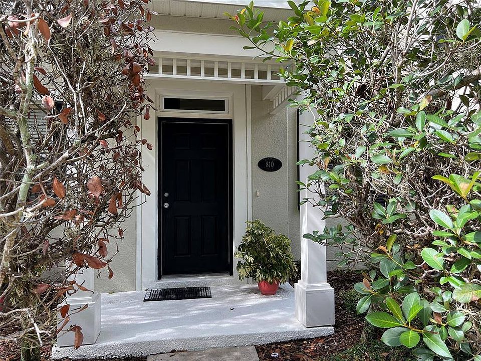 1st image of 810 Carlyle Ln