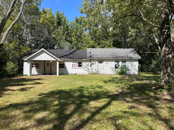 5809 Yung Rd, Sesser, IL 62884