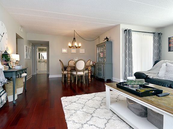 5th image of 214 N Pine Ave APT 1A