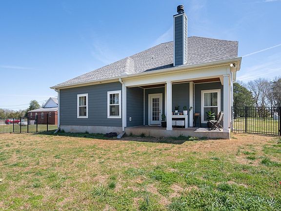 4th image of 2963 Emery Rd