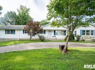 17000 Log Cabin Rd, Marion, IL 62959