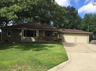617 1st Ave, Dixon, IL 61021