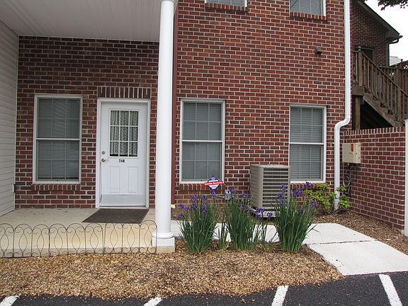 Entrance to apt w/patio