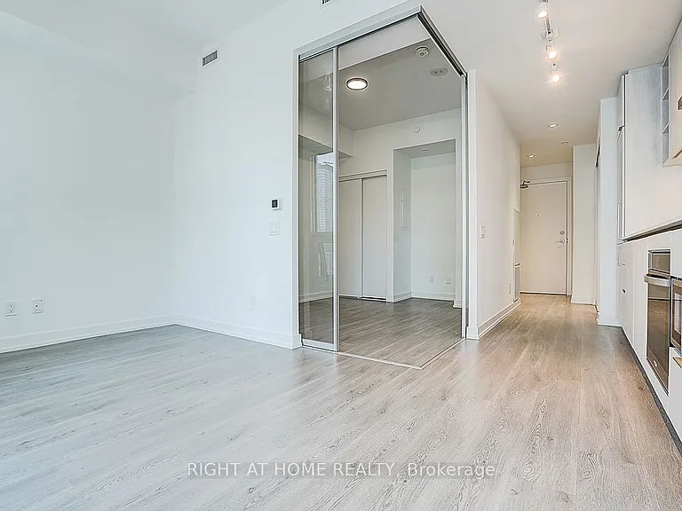 8 Wellesley St W #2606 — Photo 6