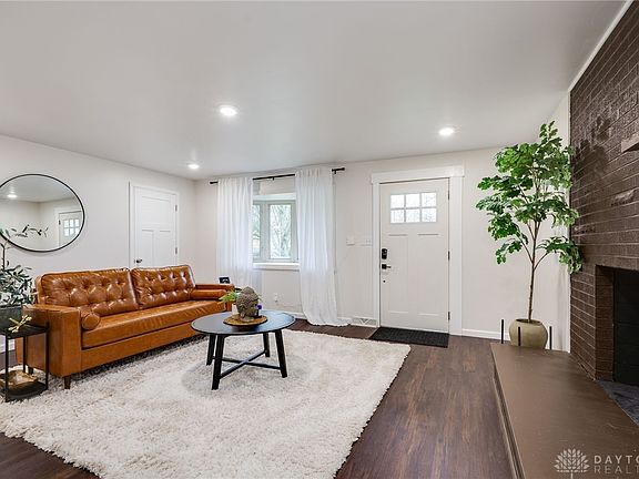 3rd image of 1017 Rossiter Dr