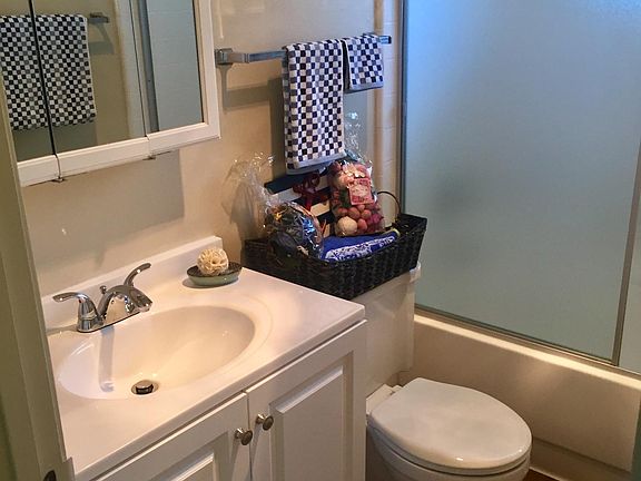4th image of 150 W Hamilton Ave APT 5