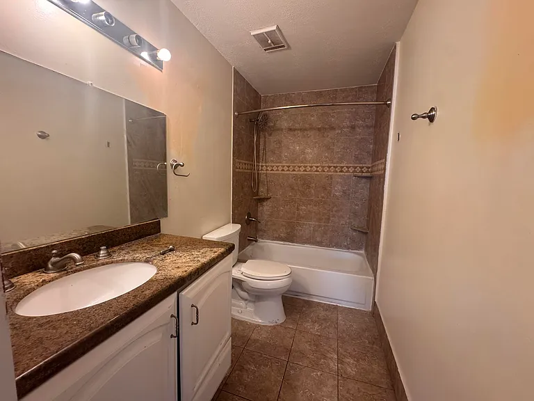 3409 NW 44th St #205 — Photo 18