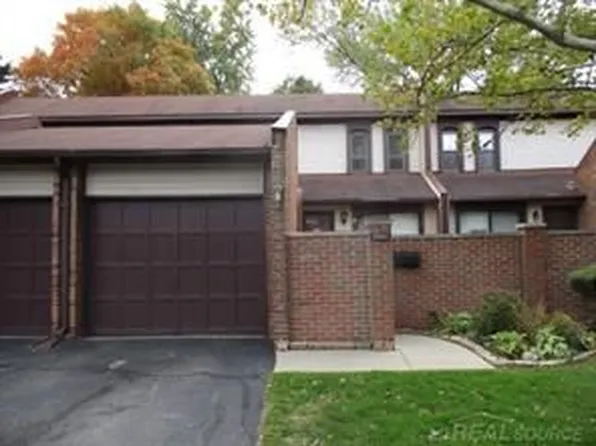 25011 Chambley Dr, Southfield, MI 48034