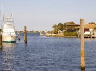 13 Dolphin Dr, Vero Beach, FL 32960