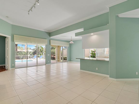 3rd image of 805 Niemen Drive