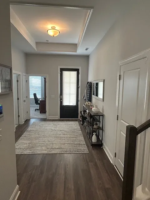 Entry-1 - 3714 Apies St