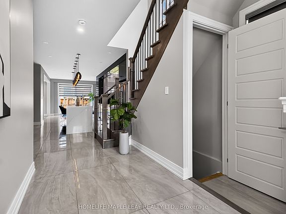 5th image of 20 Wannamaker Cres
