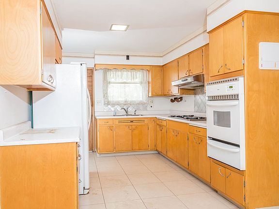 3rd image of 227 N Elroy Ave