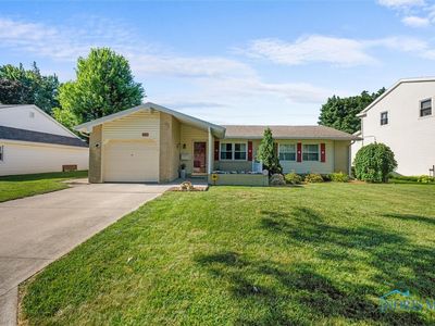 3328 N Reach Dr, Oregon, OH, 43616