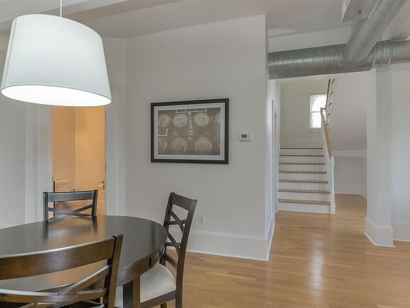 4th image of 275 S Limestone Unit 225
