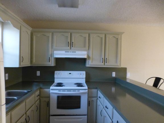 4th image of 2501 Hibiscus Ave #32