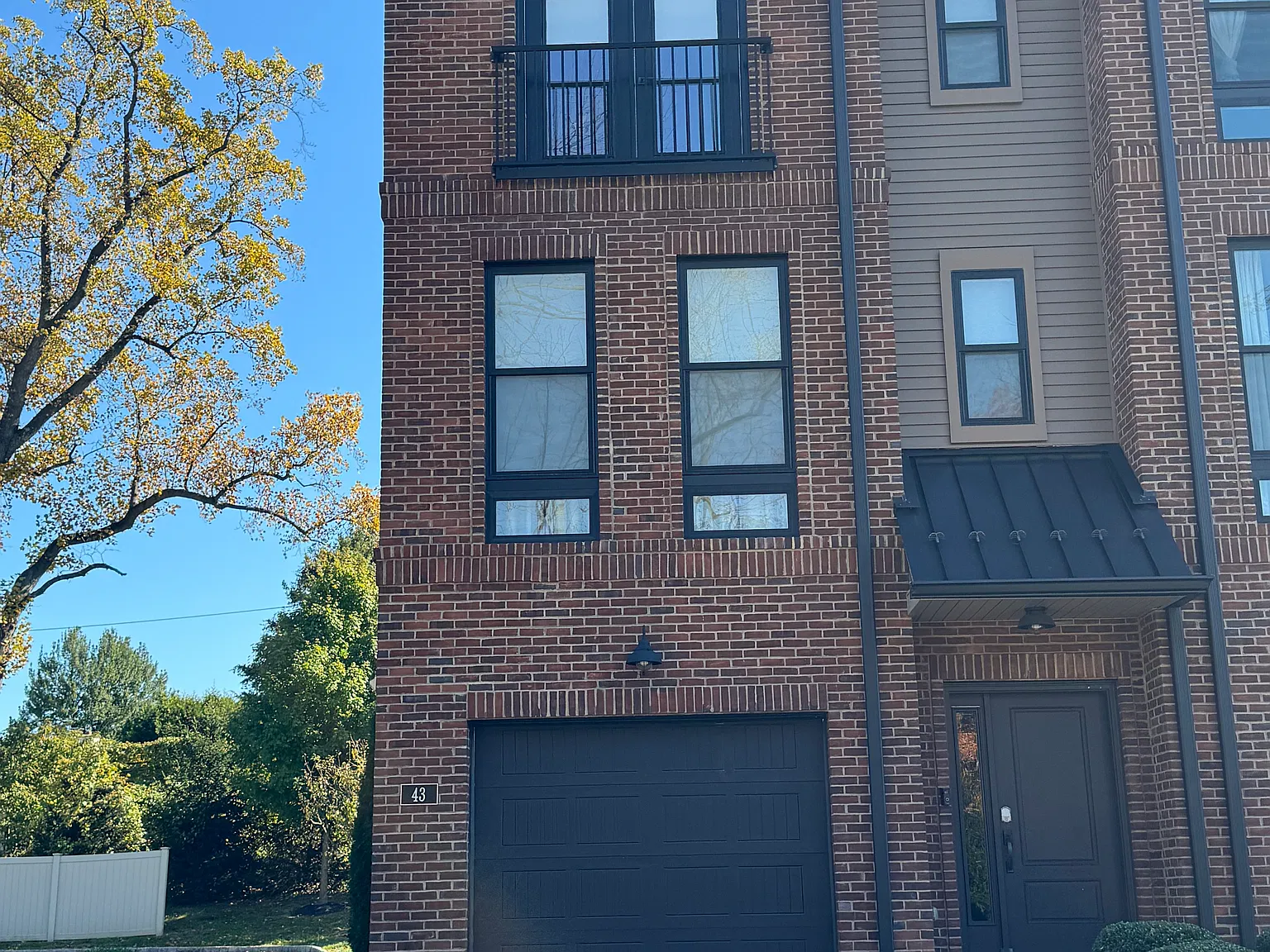 3 bed, 2232 sqft, $3,450 — Photo 1