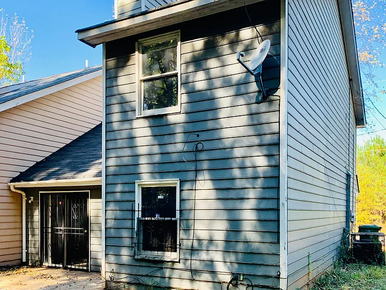 638 Thomasville Blvd SE — Photo 2