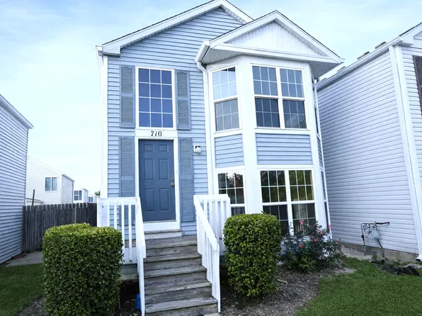 710 Four Seasons Blvd #710, Aurora, IL 60504