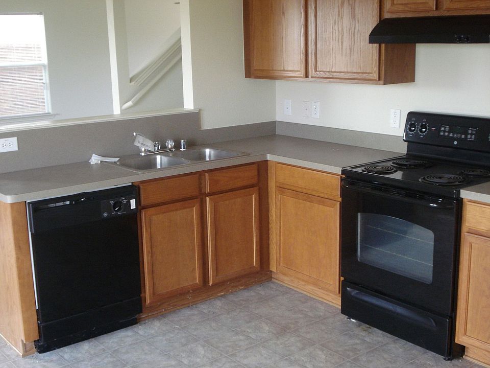 2nd image of 6624 Shadow Creek Dr