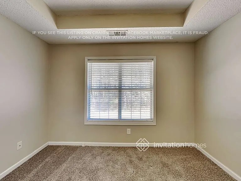 1127 Chateau Ter — Photo 14