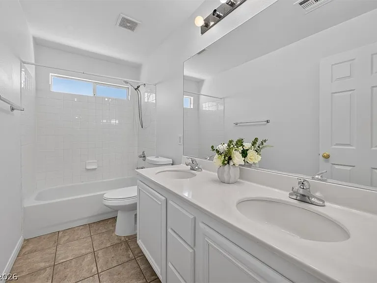 3799 Honey Ridge Ct — Photo 36