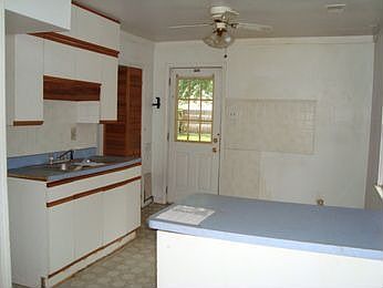 4th image of 62 E Brickley Ave