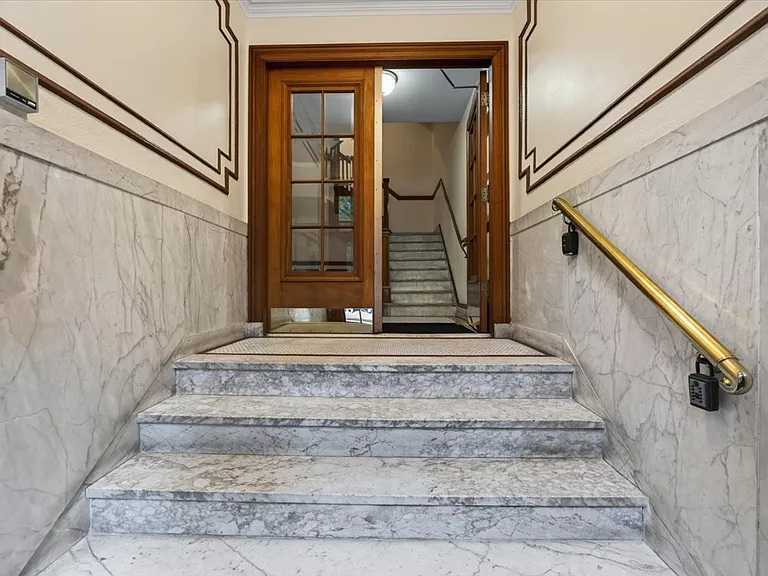 138 Sewall Ave #C — Photo 41
