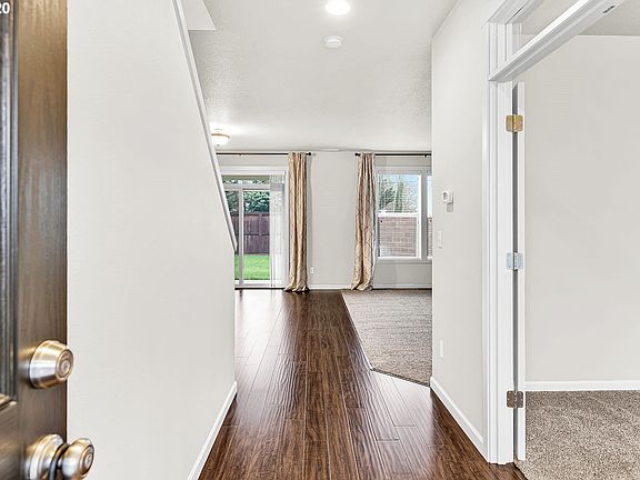 2nd image of 10422 NE 95th Ave