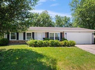 365 Pebble Creek Dr, Lake Zurich, IL 60047