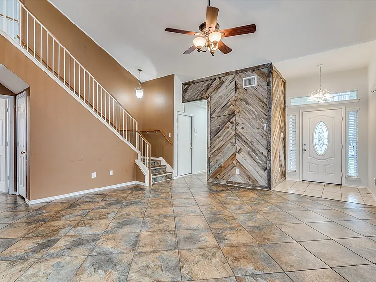 13620 Lyndon B Johnson St — Photo 3