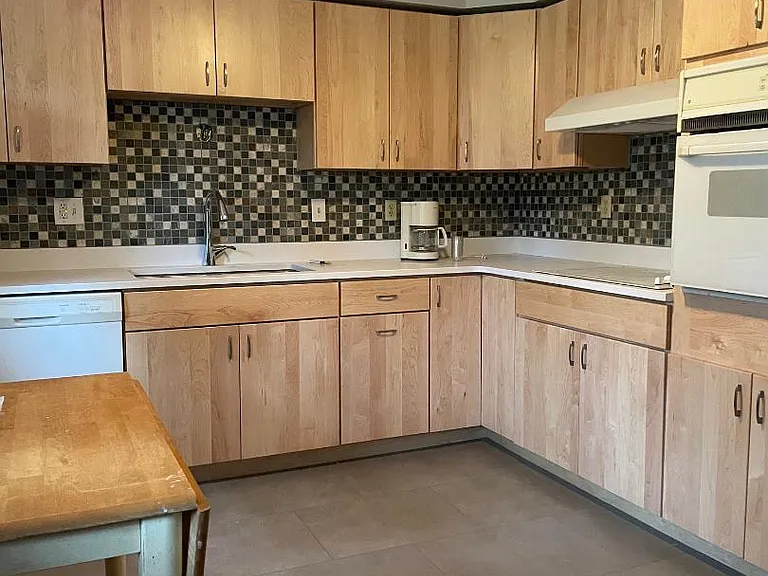 729 W Kaye Ave — Photo 3