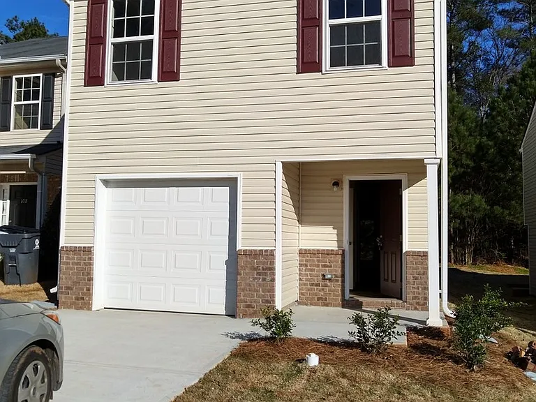 406 Erin Ct — Photo 1