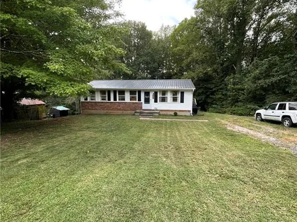 559 Mineral Springs Rd, Pelham, NC 27311