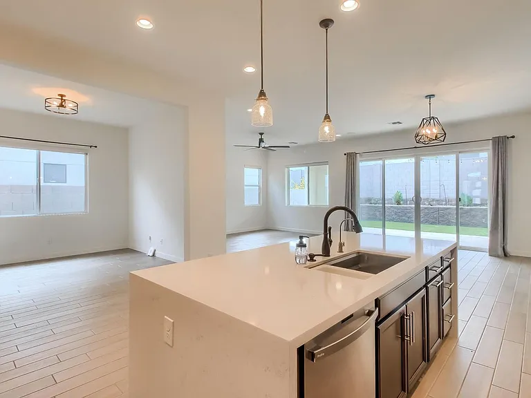 1005 E Paseo Way — Photo 26