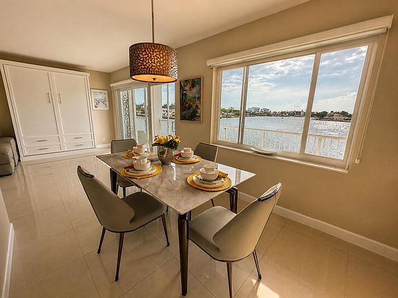 3rd image of 1201 S Riverside Dr APT 307