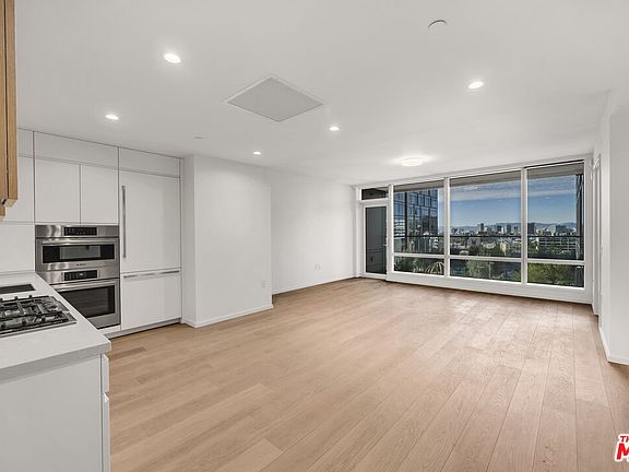 4th image of 877 Francisco St APT 1616