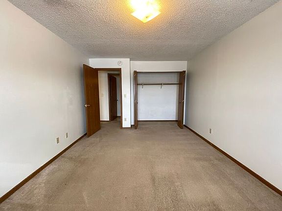 4th image of 624 S Gilbert St APT 3
