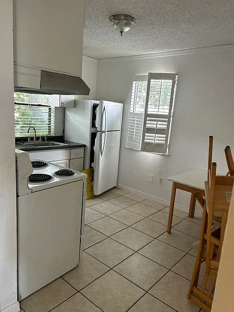 2 bed, 675 sqft, $1,350 — Photo 3
