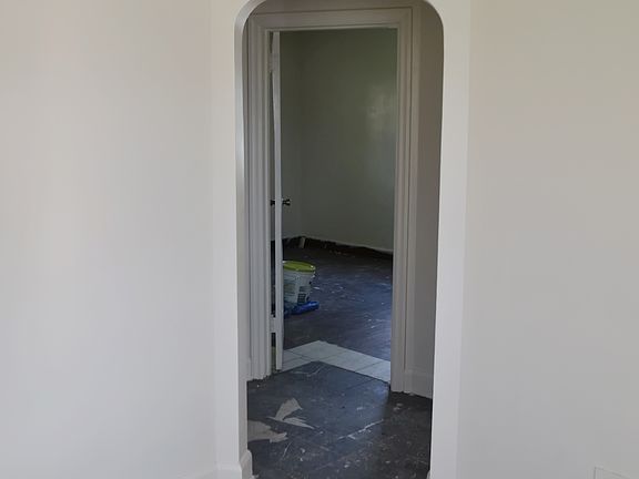 3rd image of 3814 West Ave