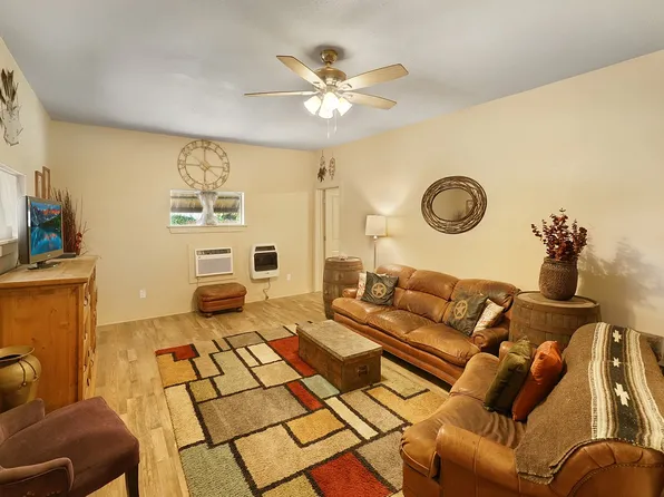 207 N Oneil St, Alvord, TX 76225