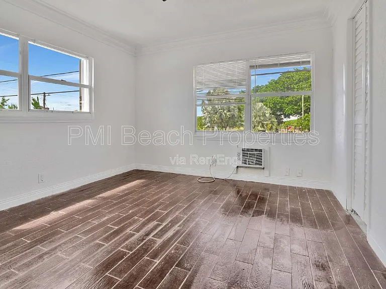 825 Truman St #4 — Photo 9