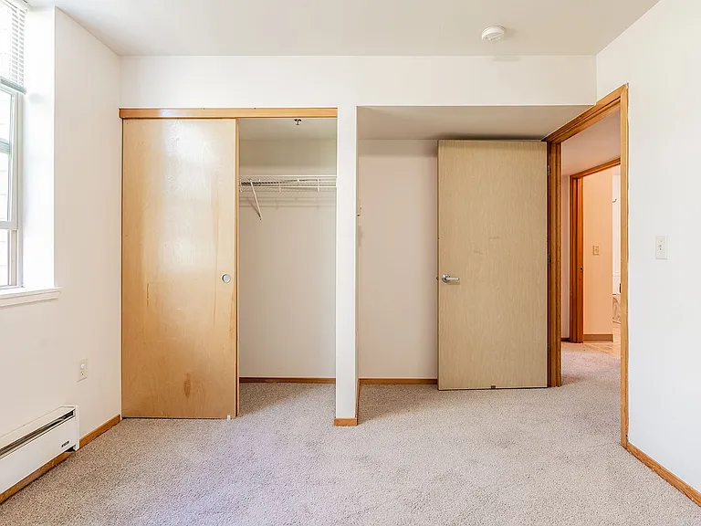 INCOME RESTRICTED Affordable Apartments in Hazelwood! — Photo 31