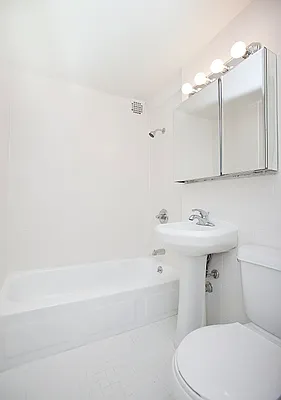 Rented by Buchbinder & Warren | media 9