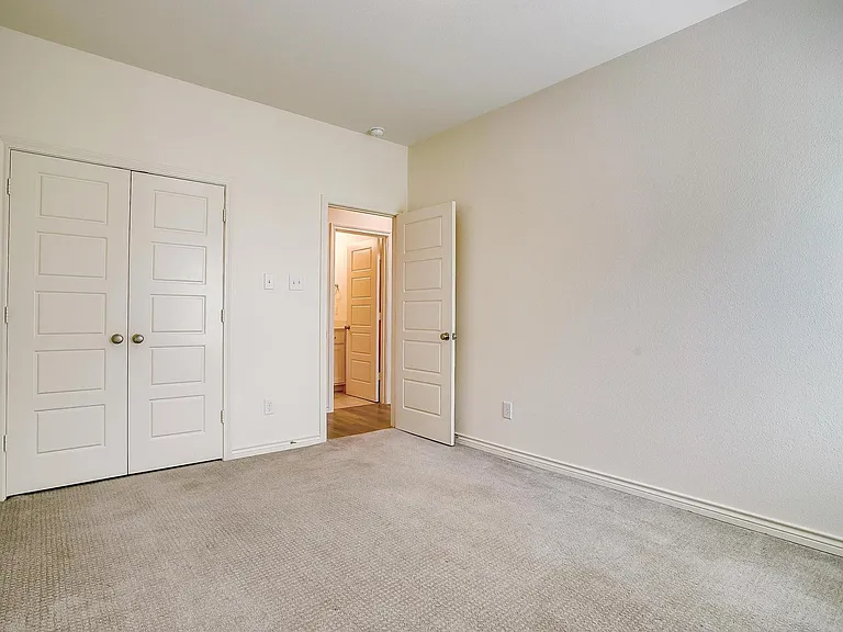 211 Athenia Dr — Photo 20